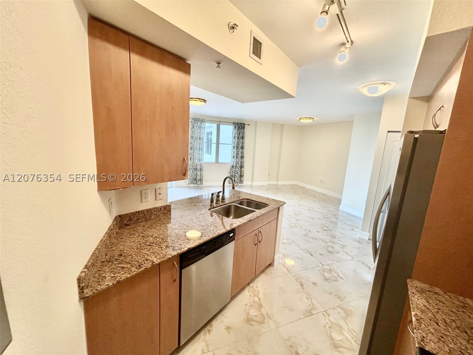 1830 Radius Dr 1002 Property Photo 5