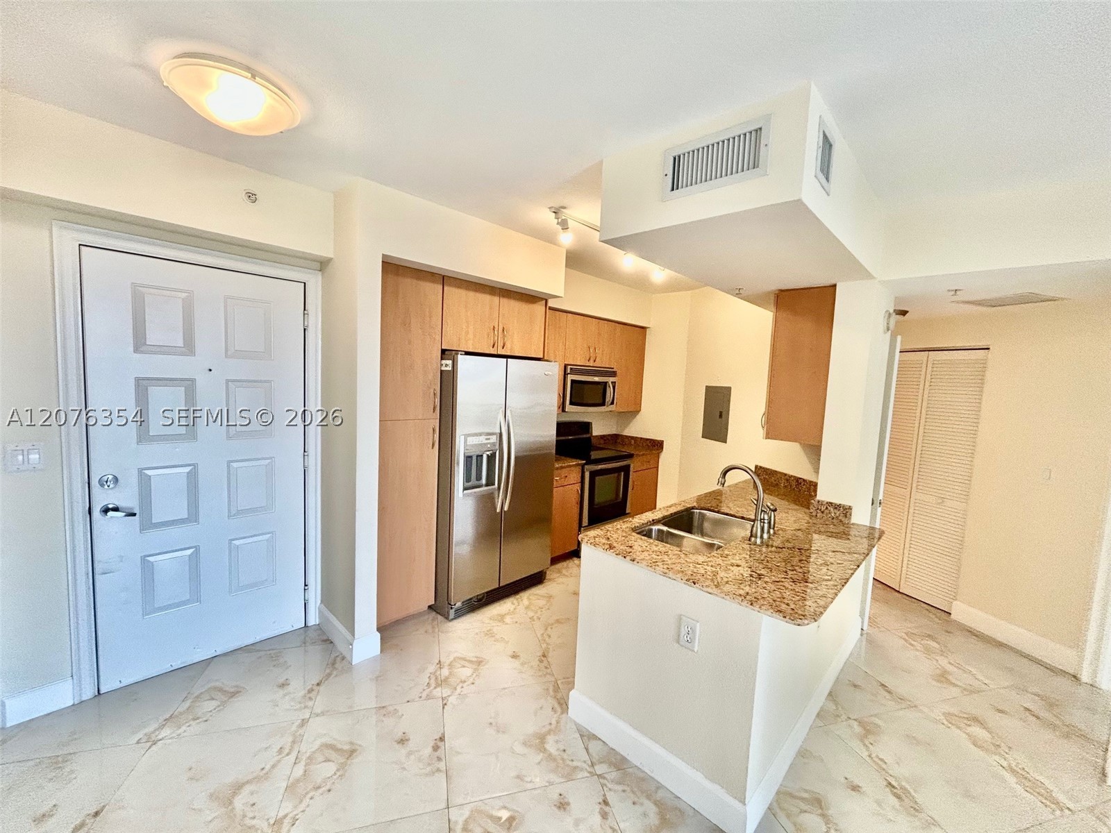 1830 Radius Dr 1002 Property Photo 7