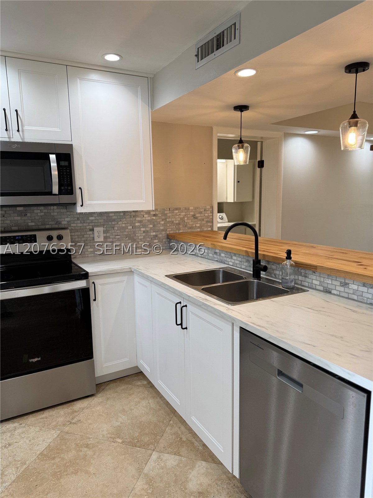 1520 Whitehall Dr 206 Property Photo 1