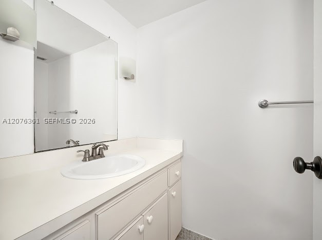 7620 Carlyle Ave 606 Property Photo 11