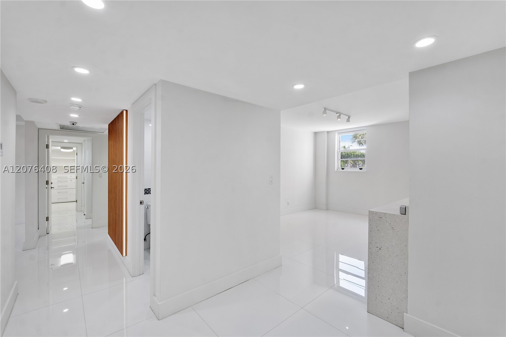 90 Edgewater Dr 104 Property Photo 1