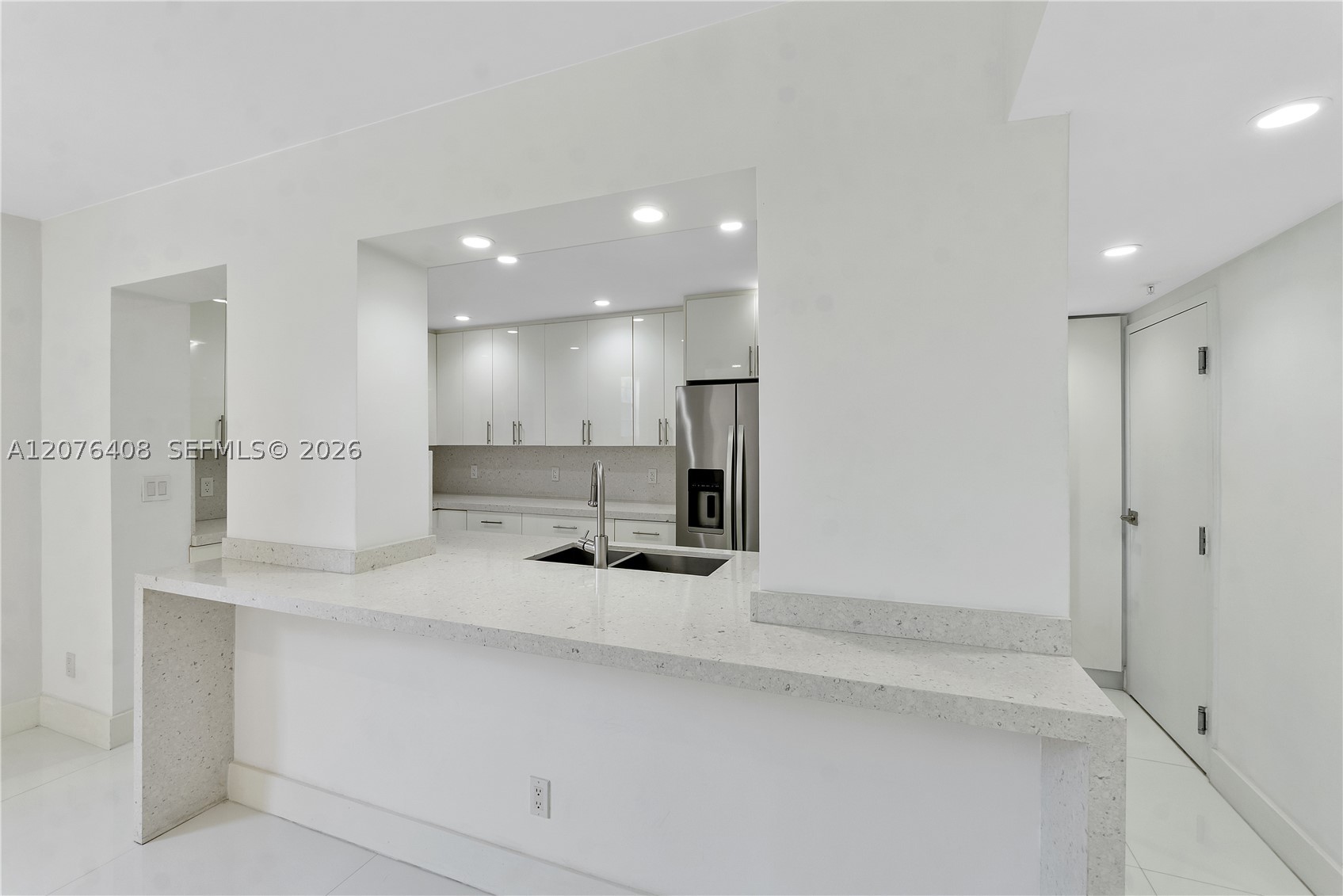 90 Edgewater Dr 104 Property Photo 6