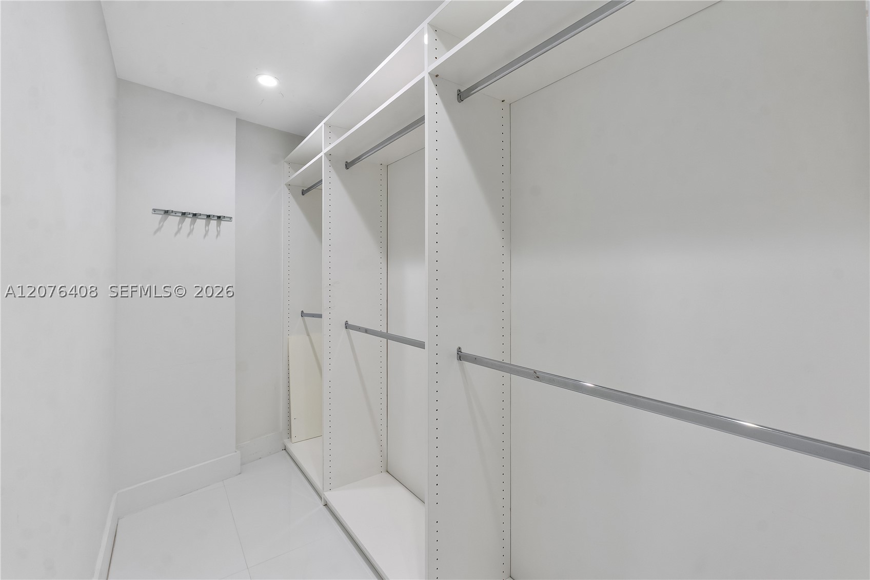 90 Edgewater Dr 104 Property Photo 15