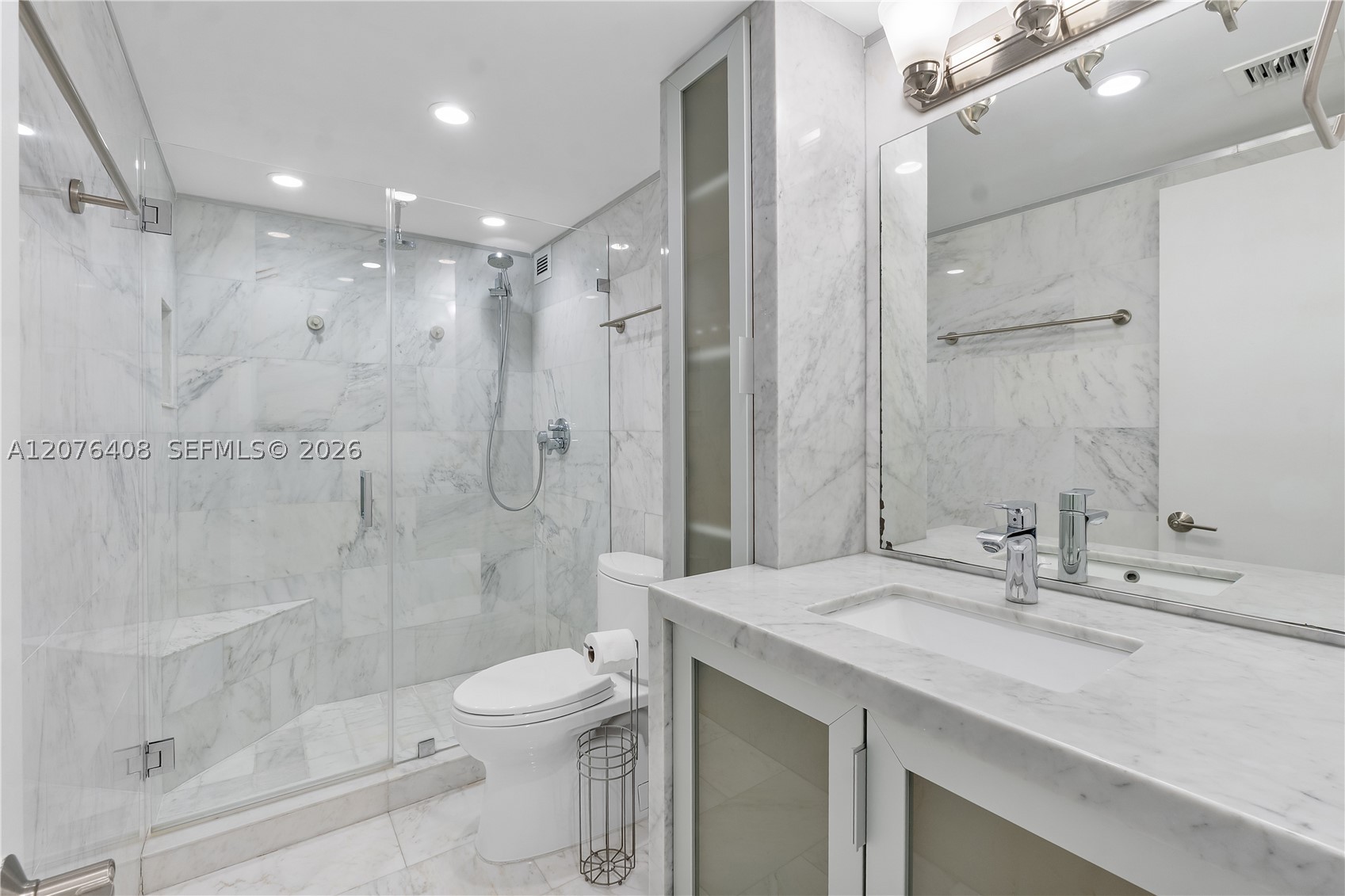 90 Edgewater Dr 104 Property Photo 16