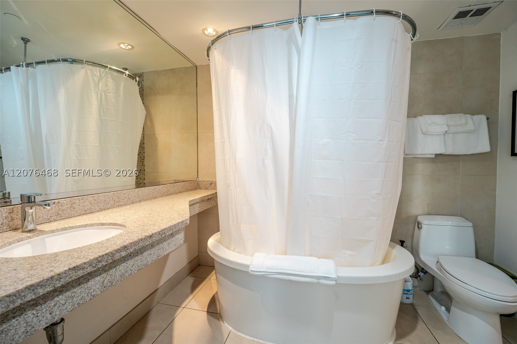 1060 Ocean Dr D206 Property Photo 12