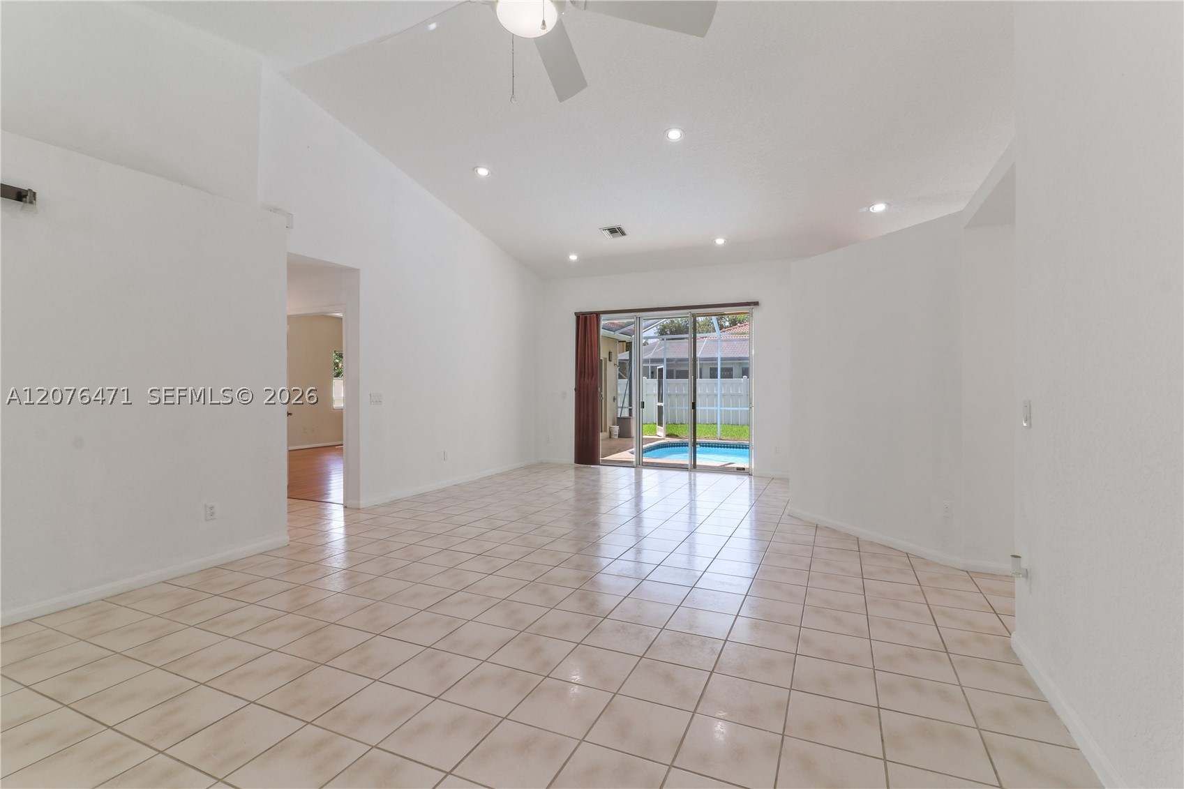 10256 Nw 53rd Ct Property Photo 7