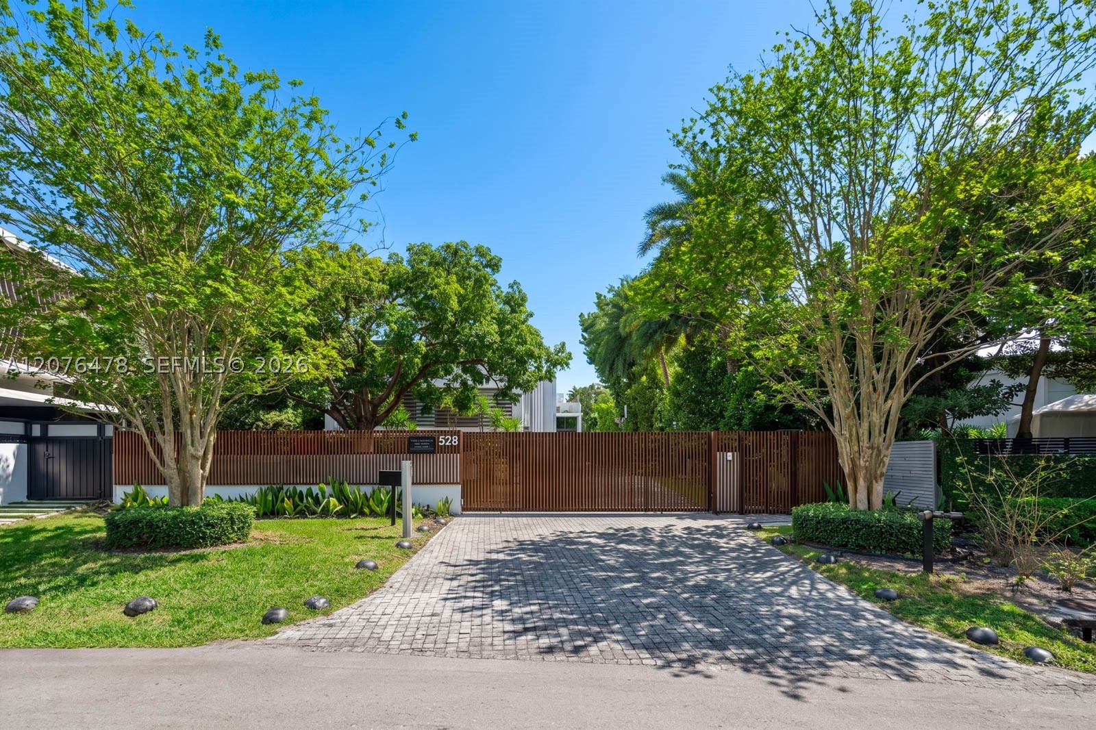 528 Lakeview Ct Property Photo 8