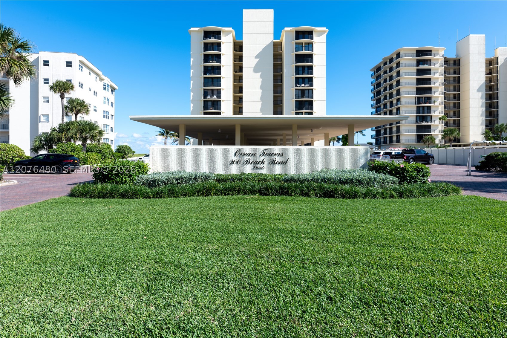 200 Beach Rd 701 Property Photo 1
