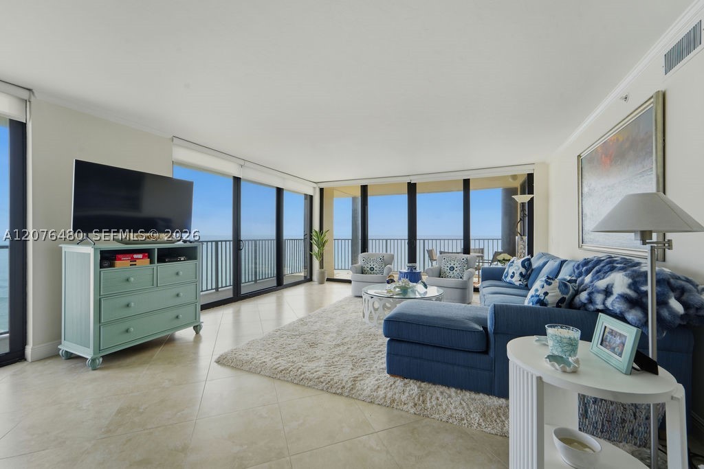 200 Beach Rd 701 Property Photo 14