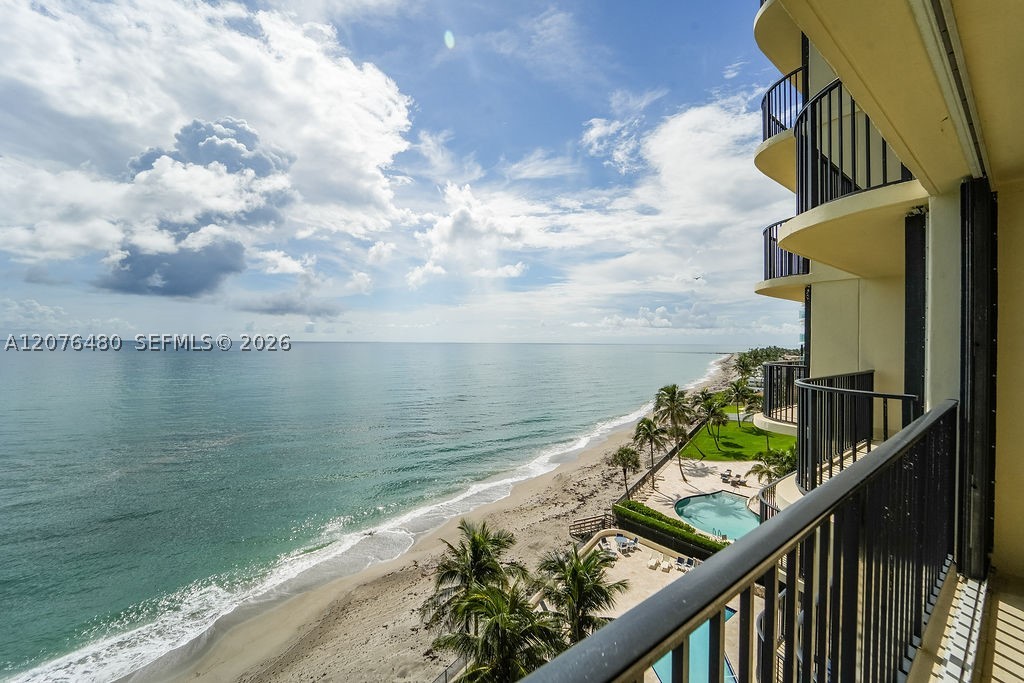 200 Beach Rd 701 Property Photo 40