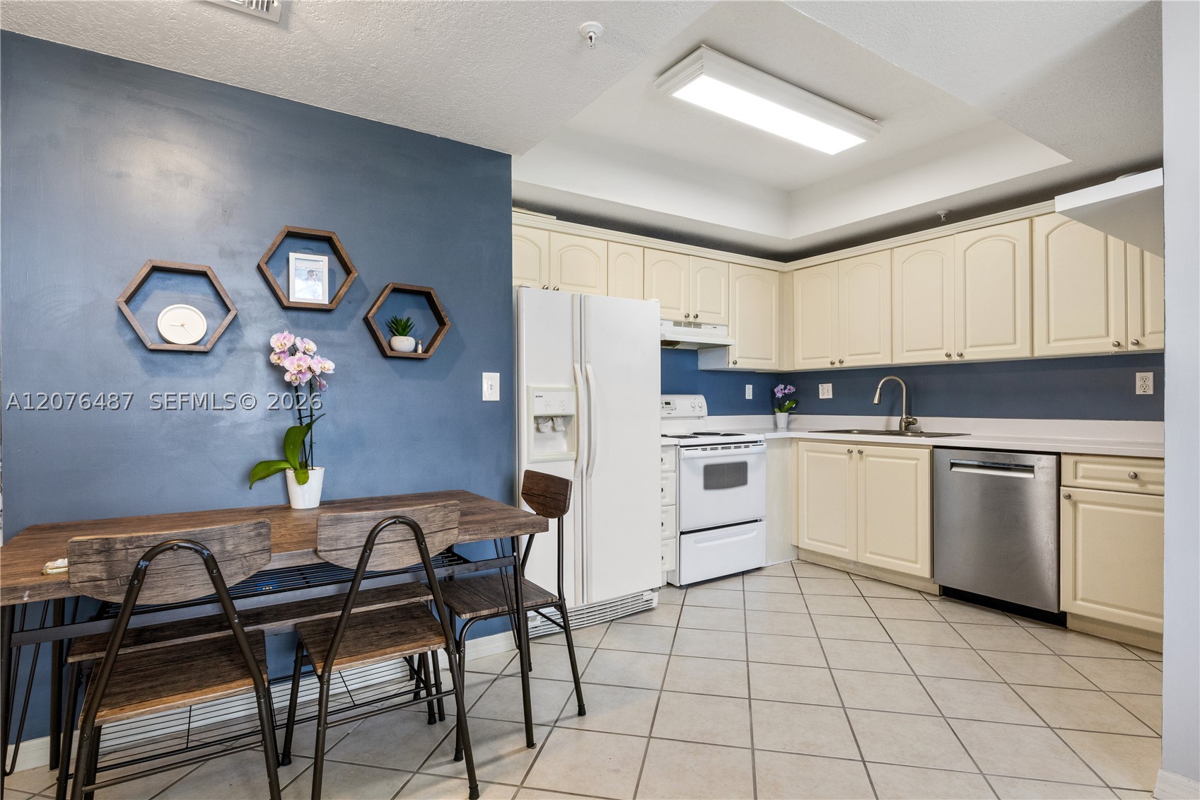 3500 Coral Way 1404 Property Photo 5