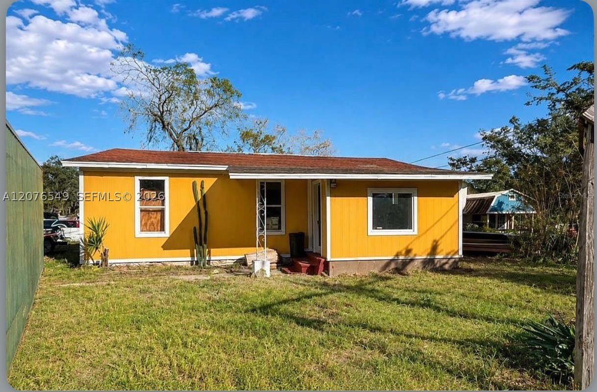 398 Cypress Ave Property Photo 3