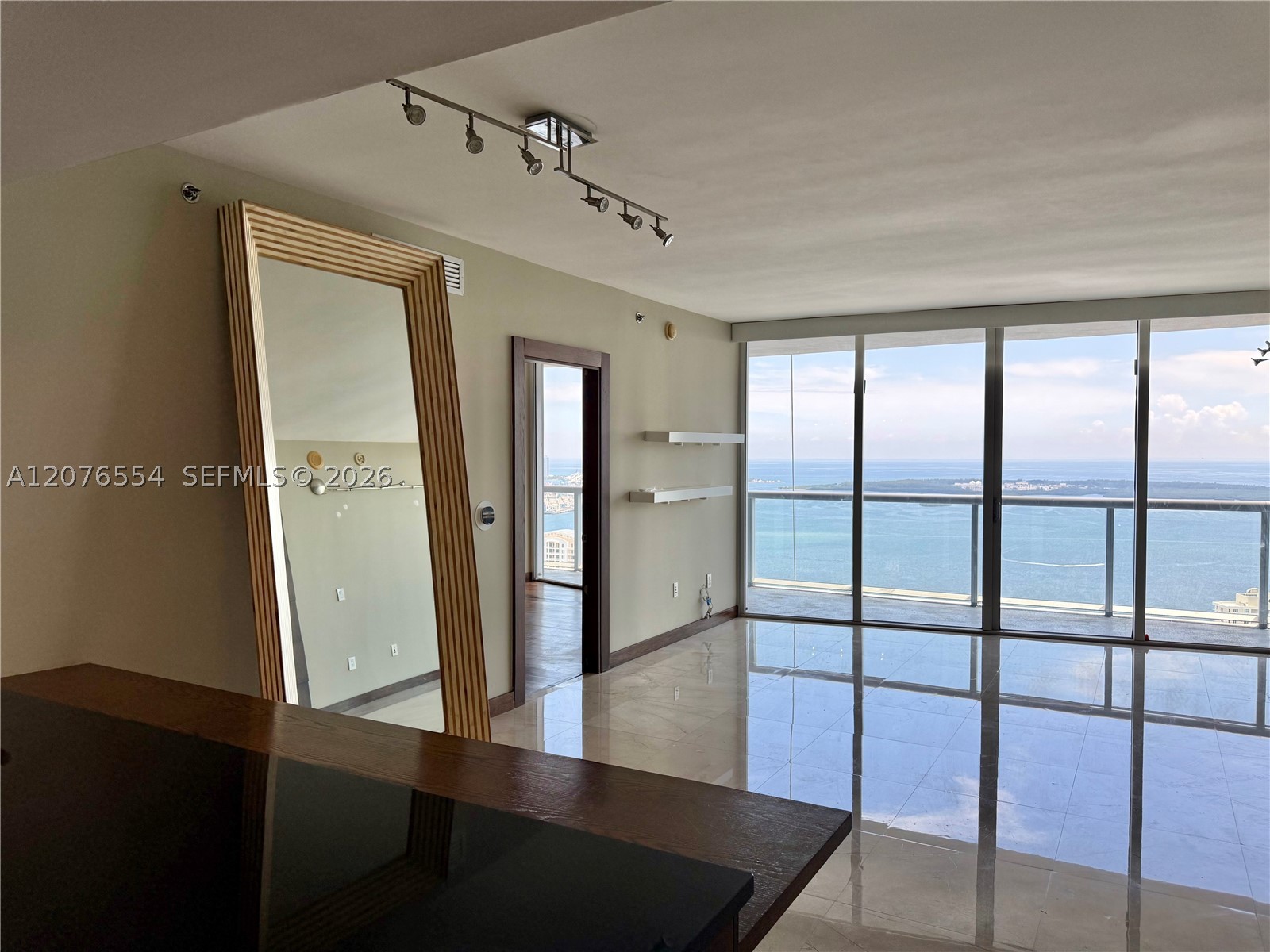 465 Brickell Ave 5605 Property Photo 6