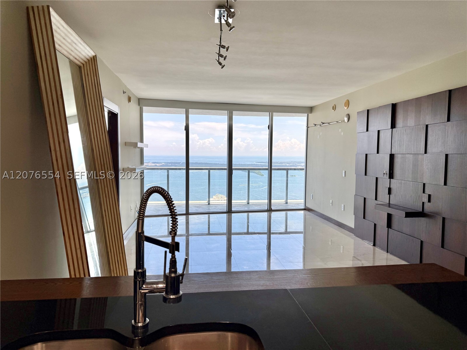 465 Brickell Ave 5605 Property Photo 7