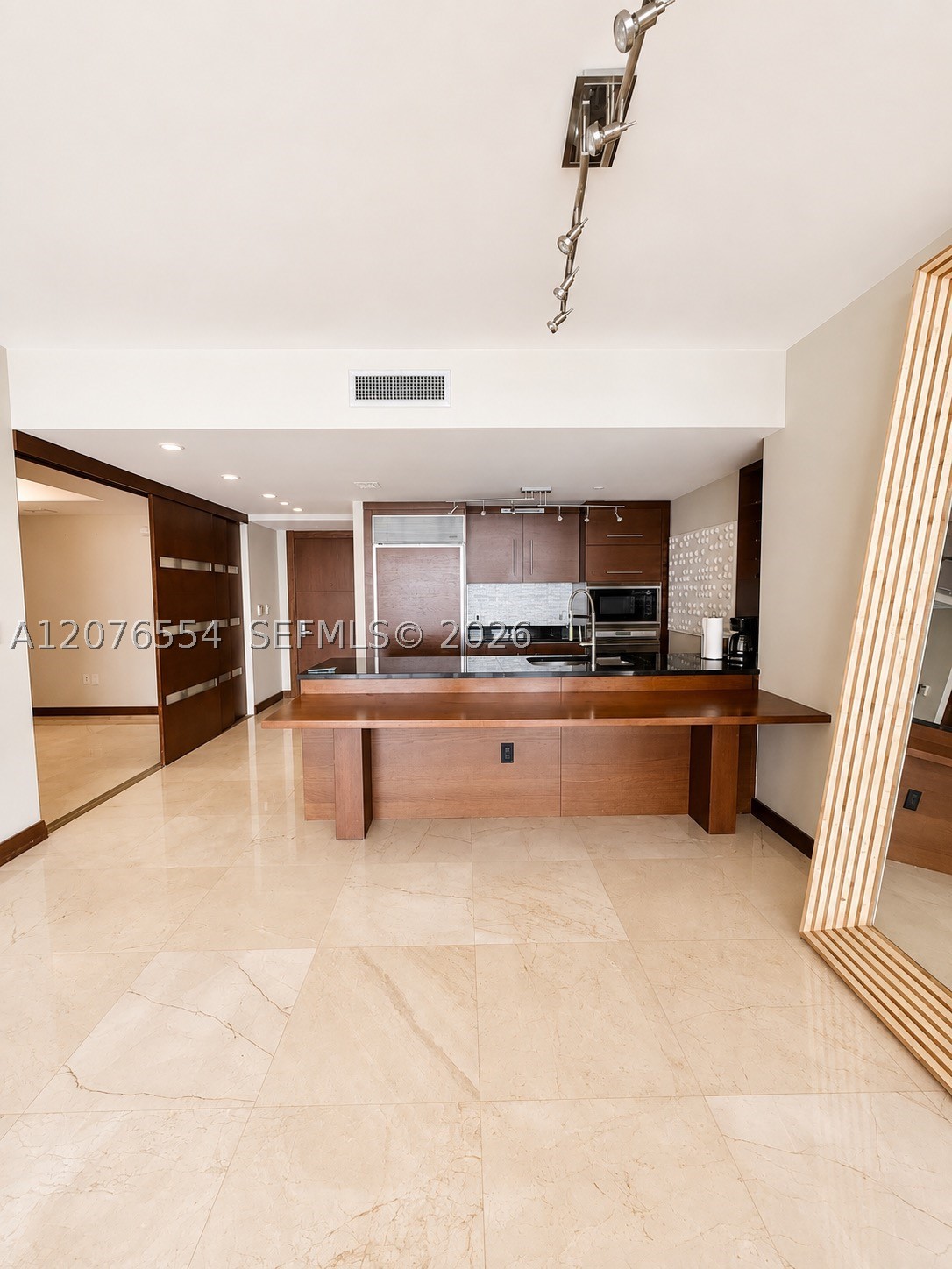 465 Brickell Ave 5605 Property Photo 8