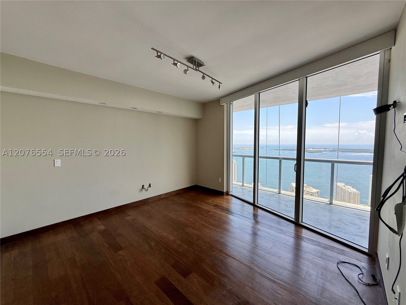 465 Brickell Ave 5605 Property Photo 11