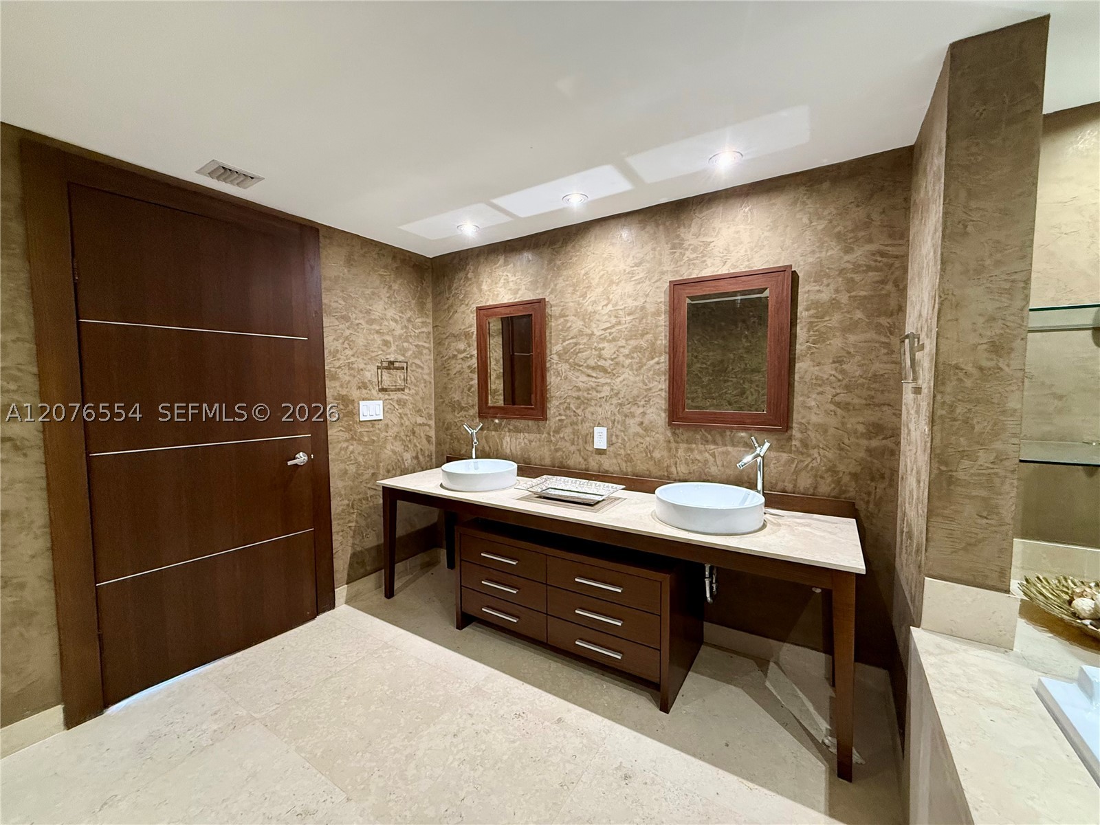 465 Brickell Ave 5605 Property Photo 12