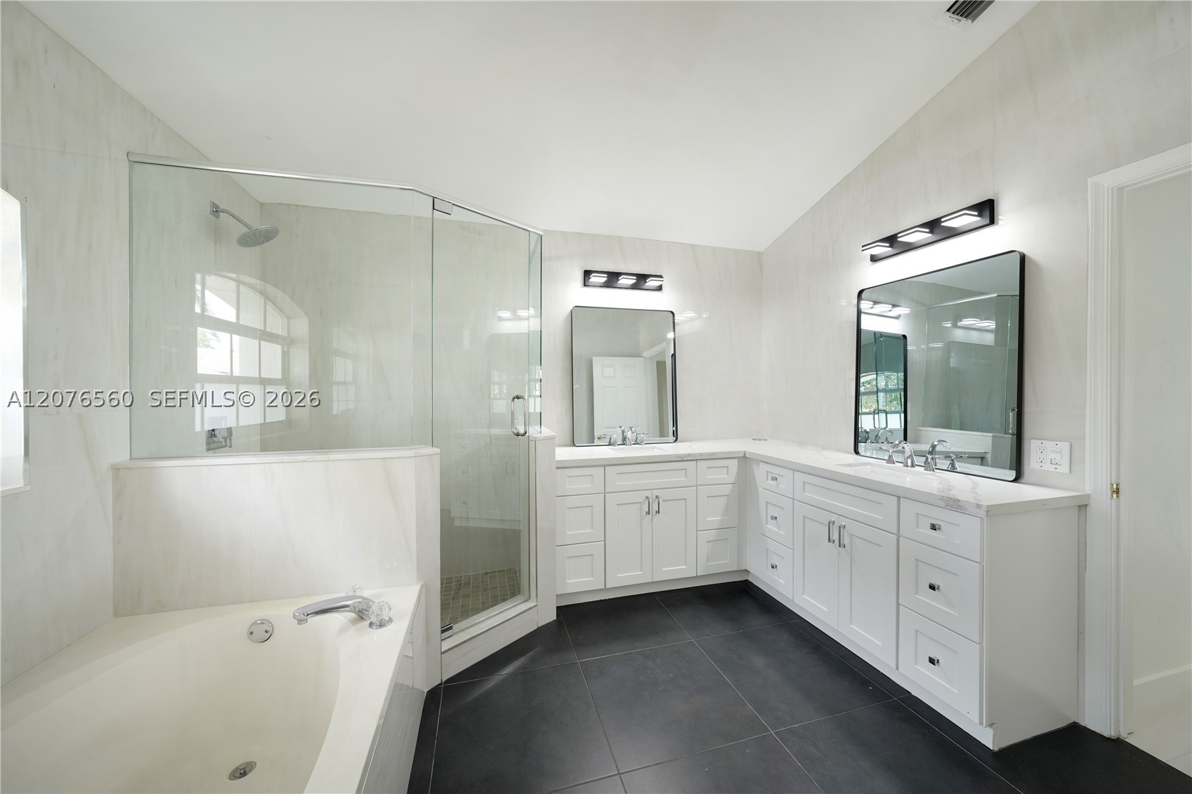 2527 Jardin Dr 2527 Property Photo 33