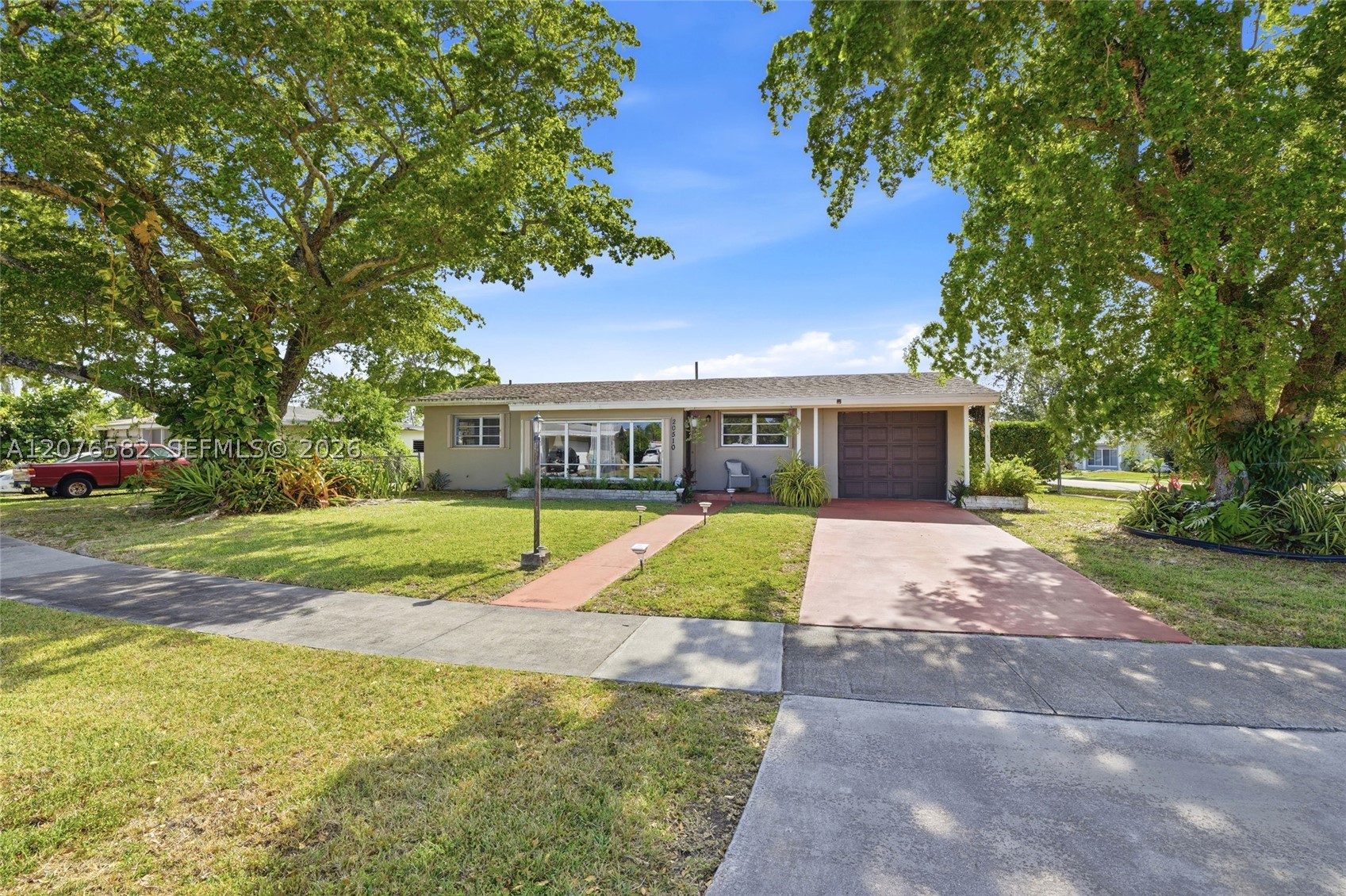 20510 Jacaranda Rd Property Photo 3