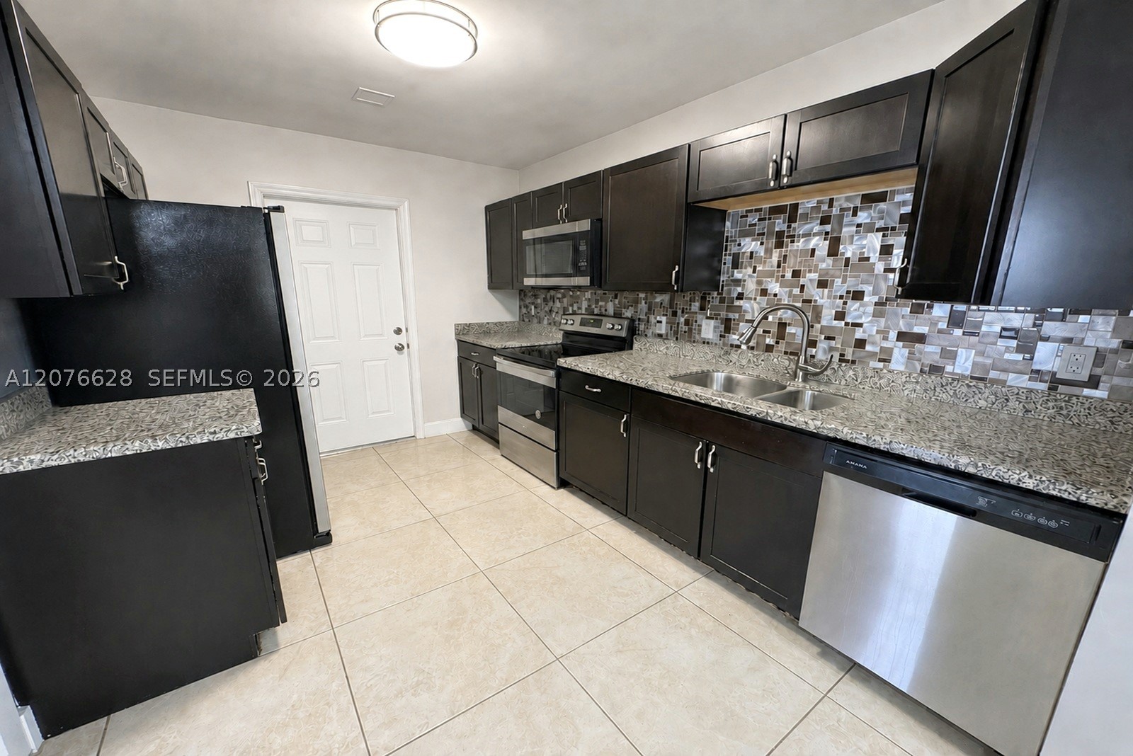 6511 Park St Property Photo 15