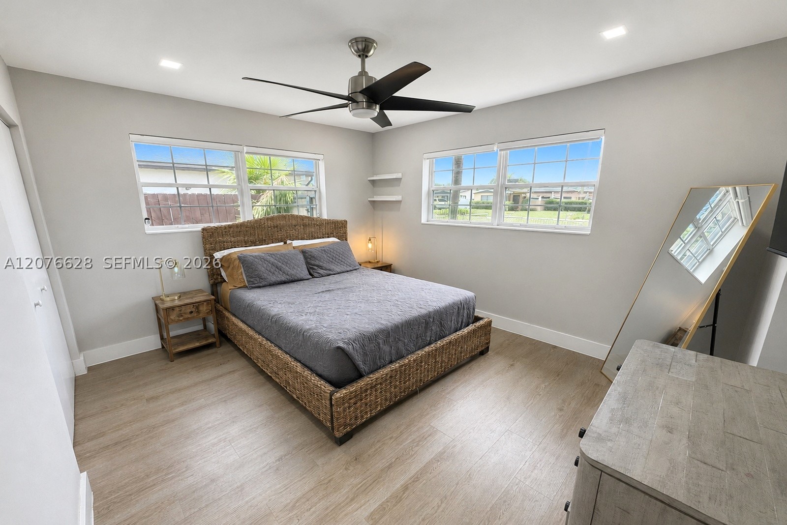 6511 Park St Property Photo 21