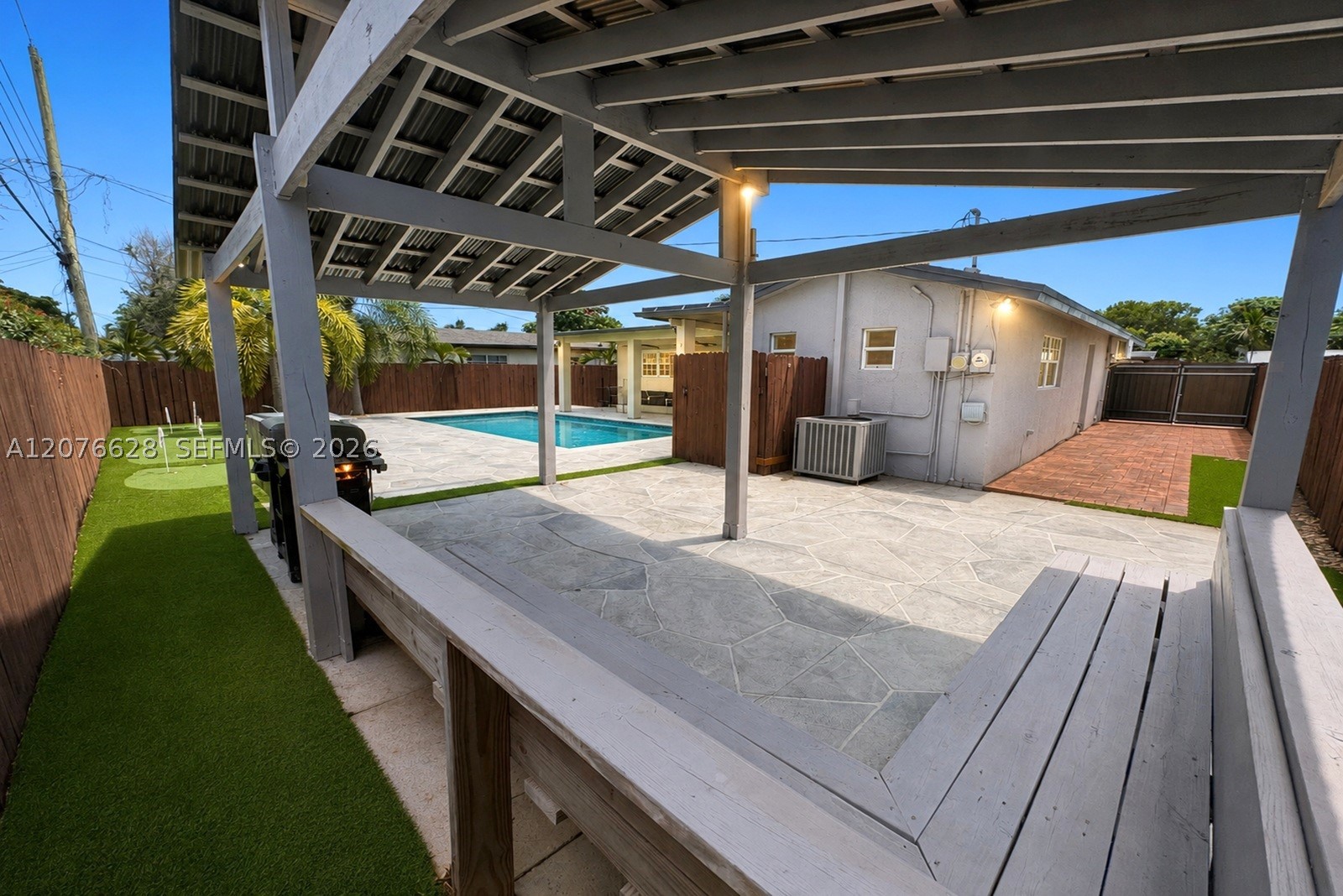 6511 Park St Property Photo 37
