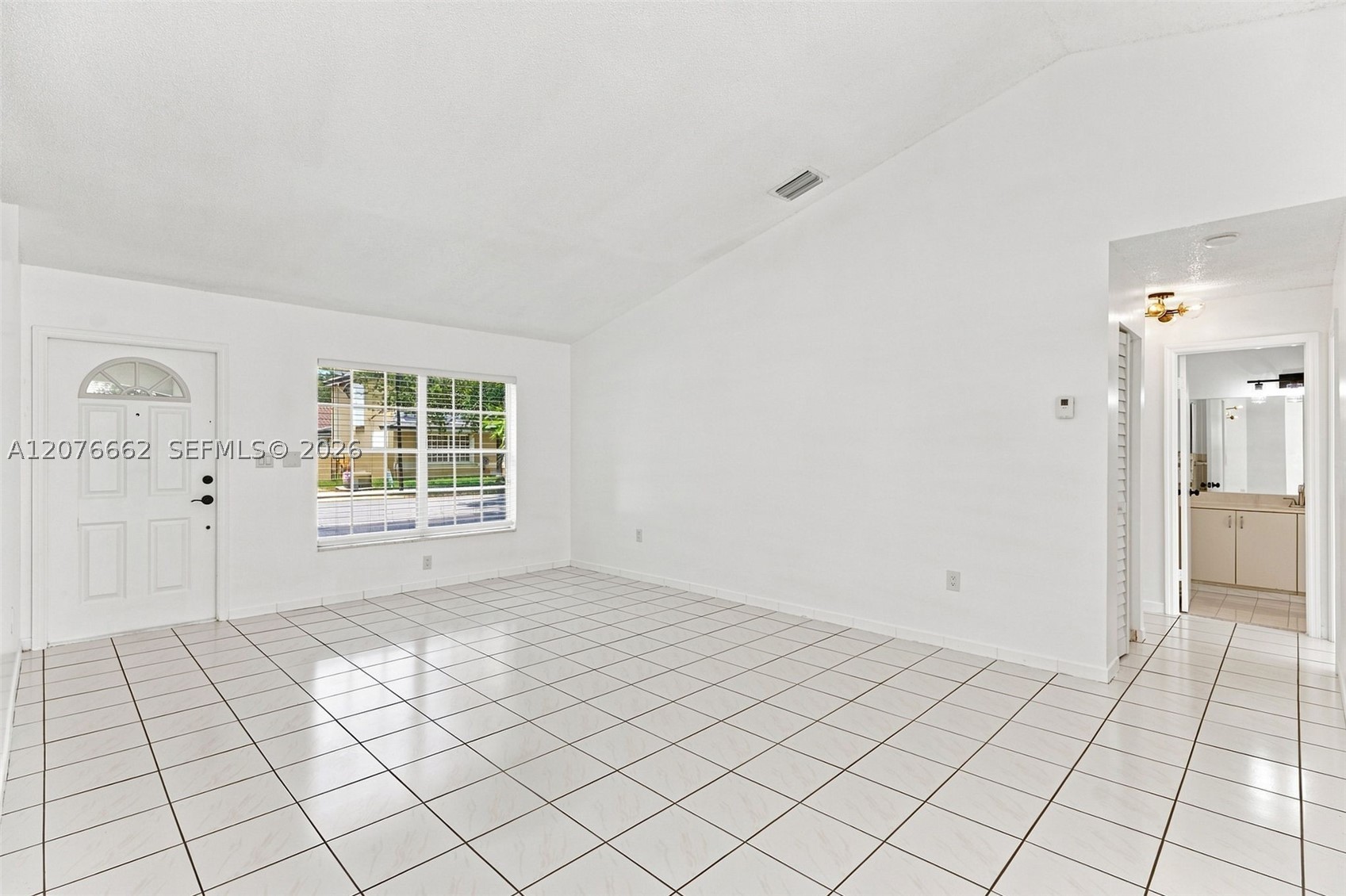 19181 Nw 89th Ave Property Photo 5
