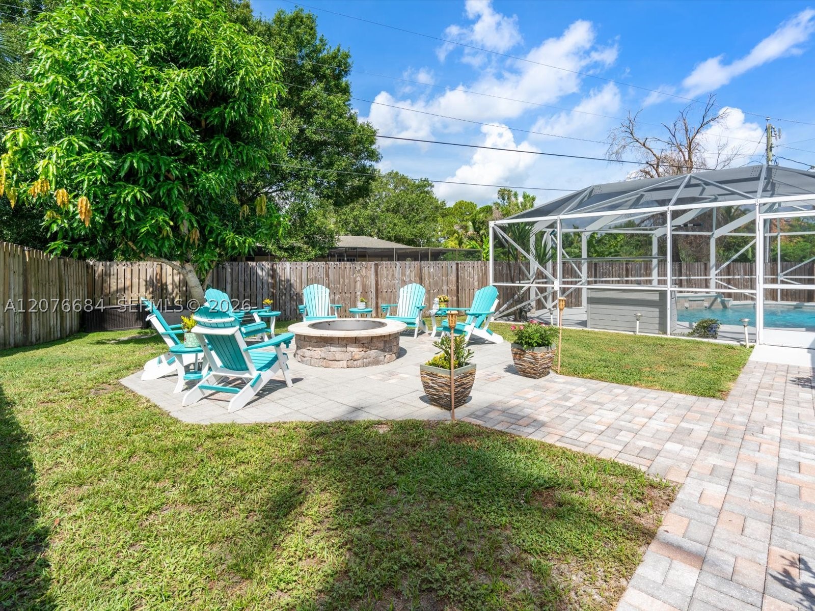 1790 Sw Day St Property Photo 5