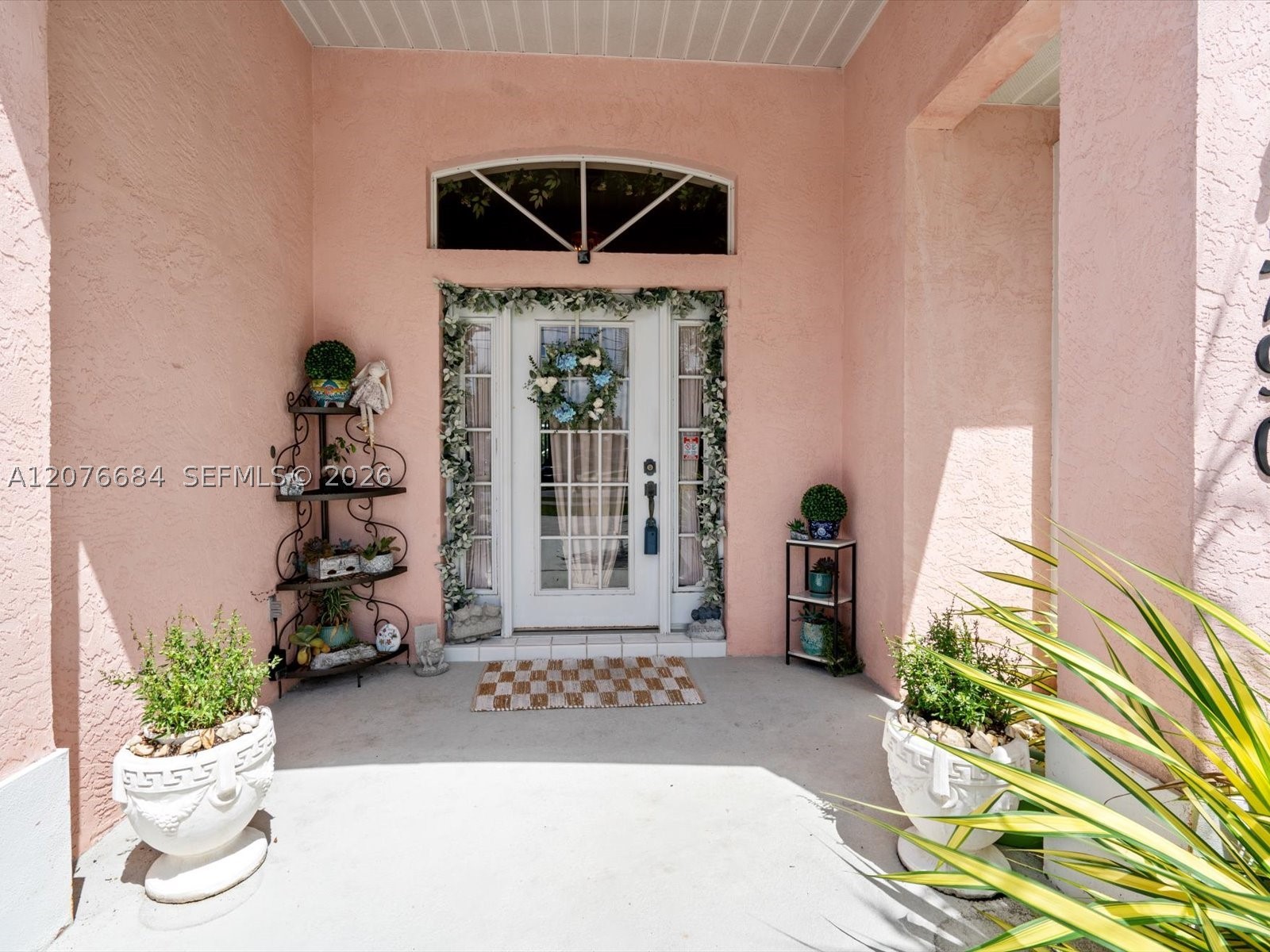 1790 Sw Day St Property Photo 9