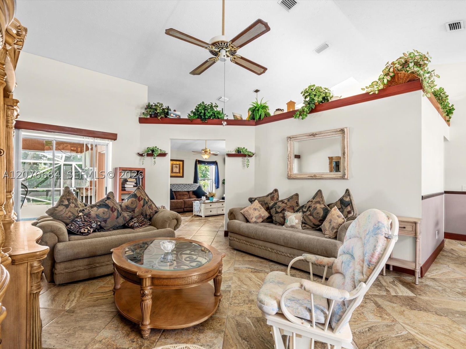 1790 Sw Day St Property Photo 12