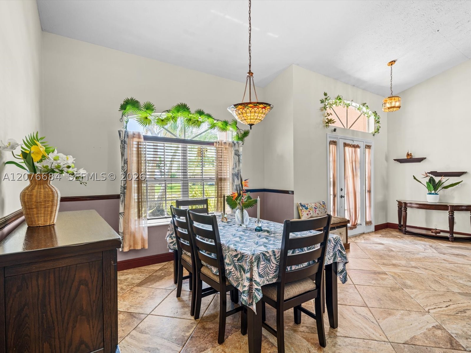1790 Sw Day St Property Photo 16