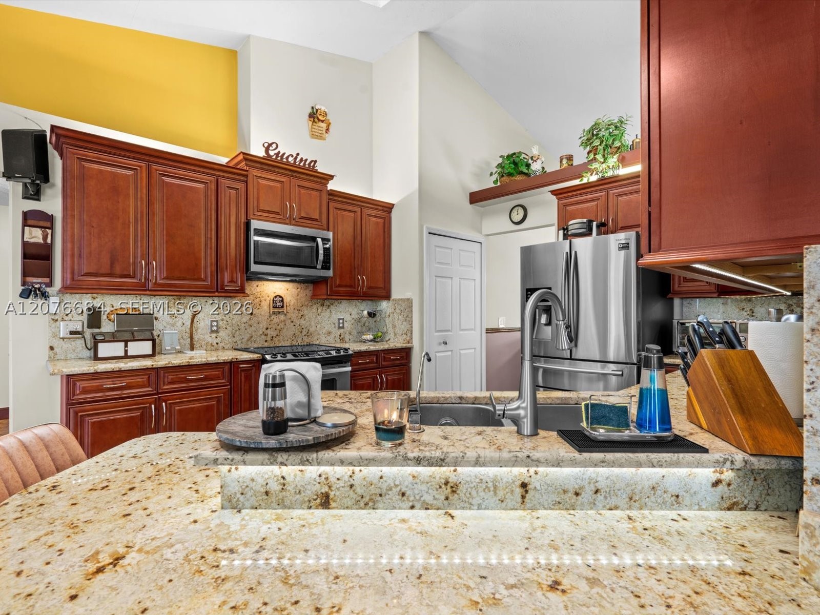 1790 Sw Day St Property Photo 17