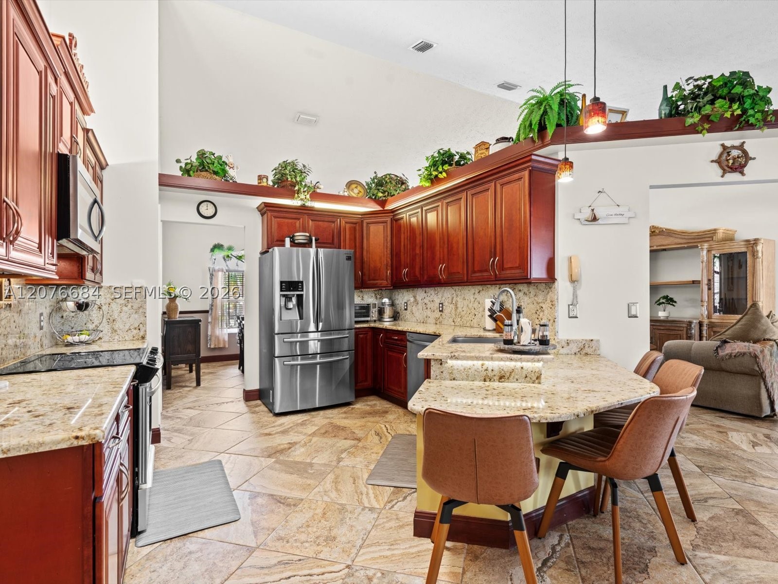 1790 Sw Day St Property Photo 19