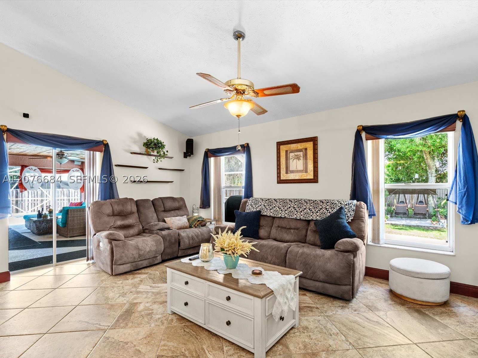 1790 Sw Day St Property Photo 22