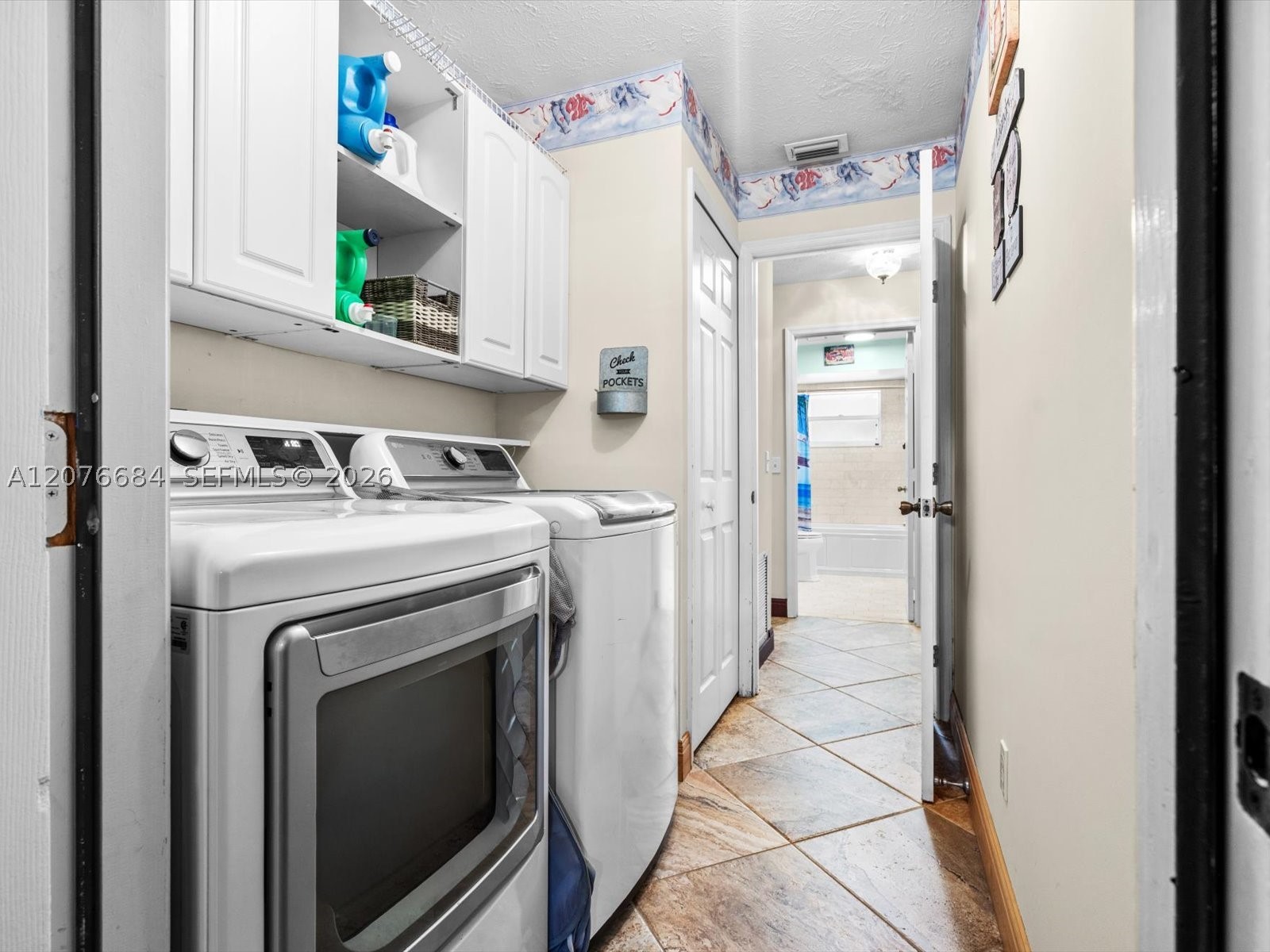 1790 Sw Day St Property Photo 38