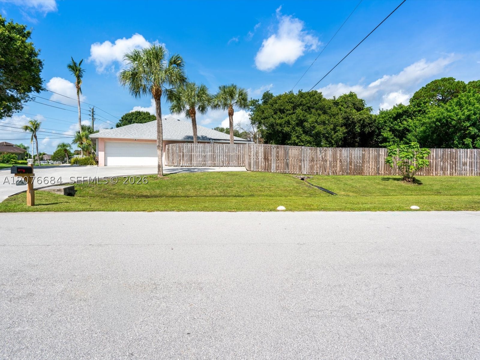 1790 Sw Day St Property Photo 61