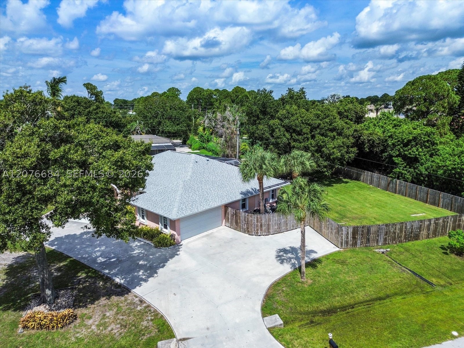 1790 Sw Day St Property Photo 65