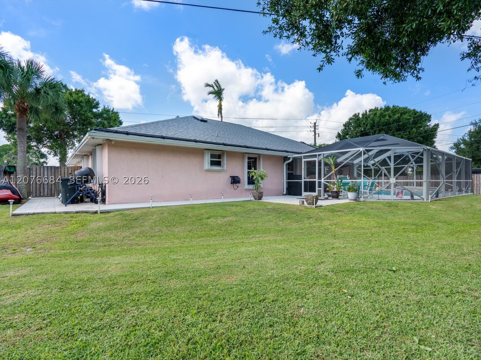 1790 Sw Day St Property Photo 71