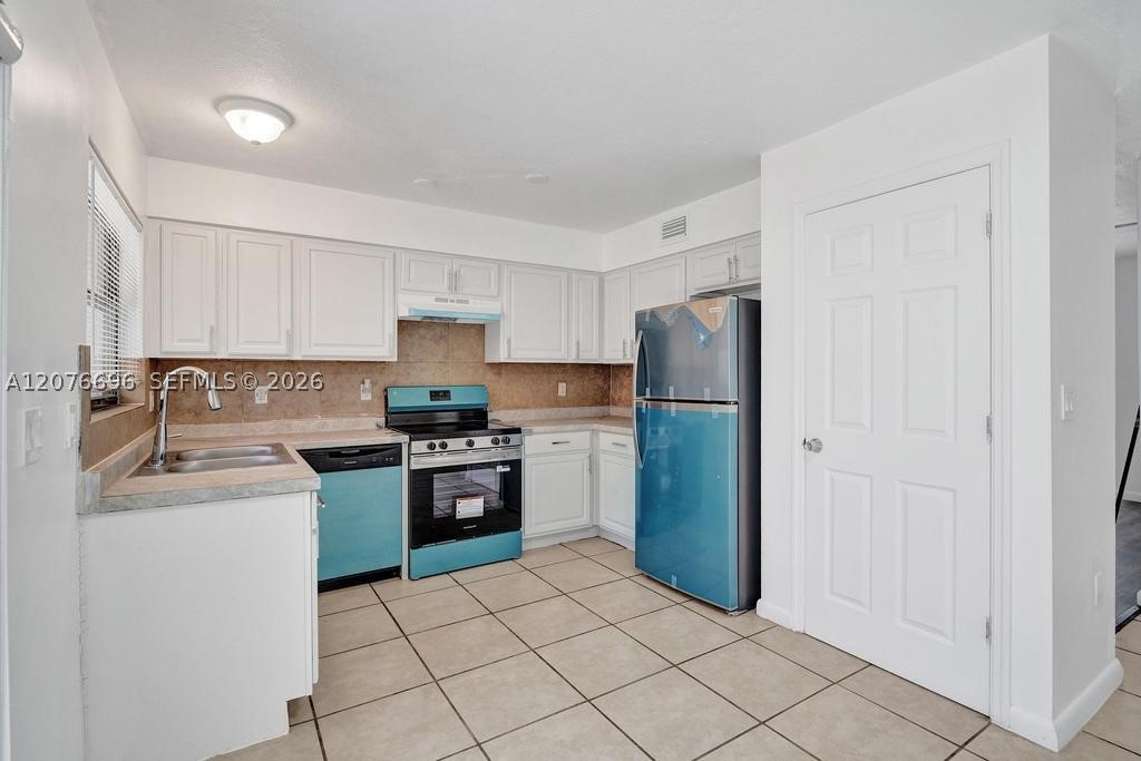 4511 Treehouse Ln B Property Photo 5