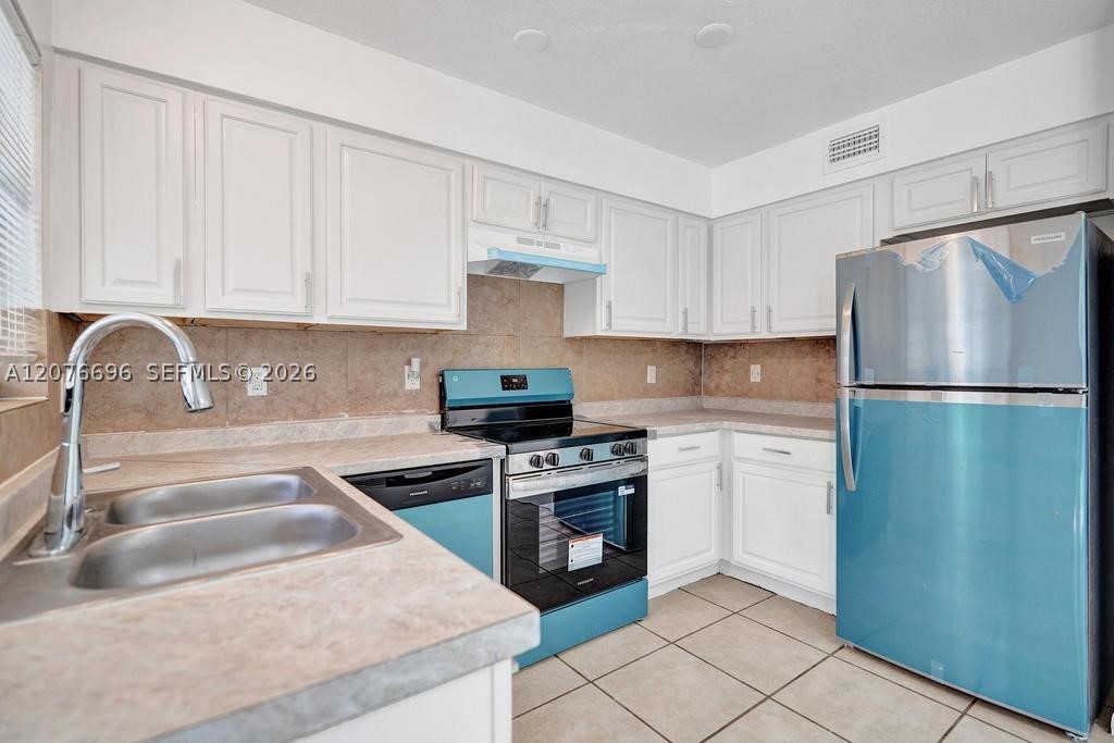 4511 Treehouse Ln B Property Photo 6
