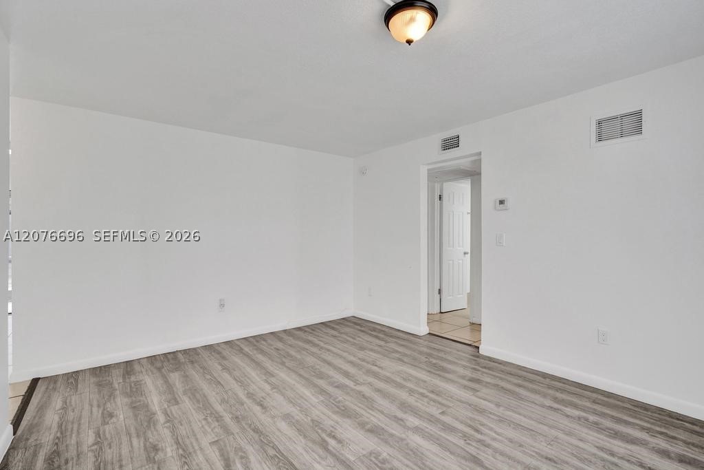 4511 Treehouse Ln B Property Photo 11