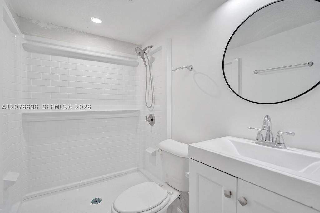 4511 Treehouse Ln B Property Photo 14