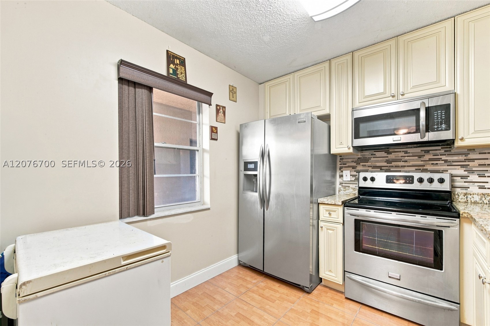 5510 Lakeside Dr 108 Property Photo 3