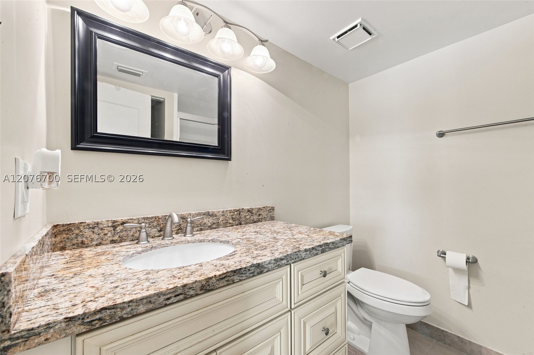 5510 Lakeside Dr 108 Property Photo 17