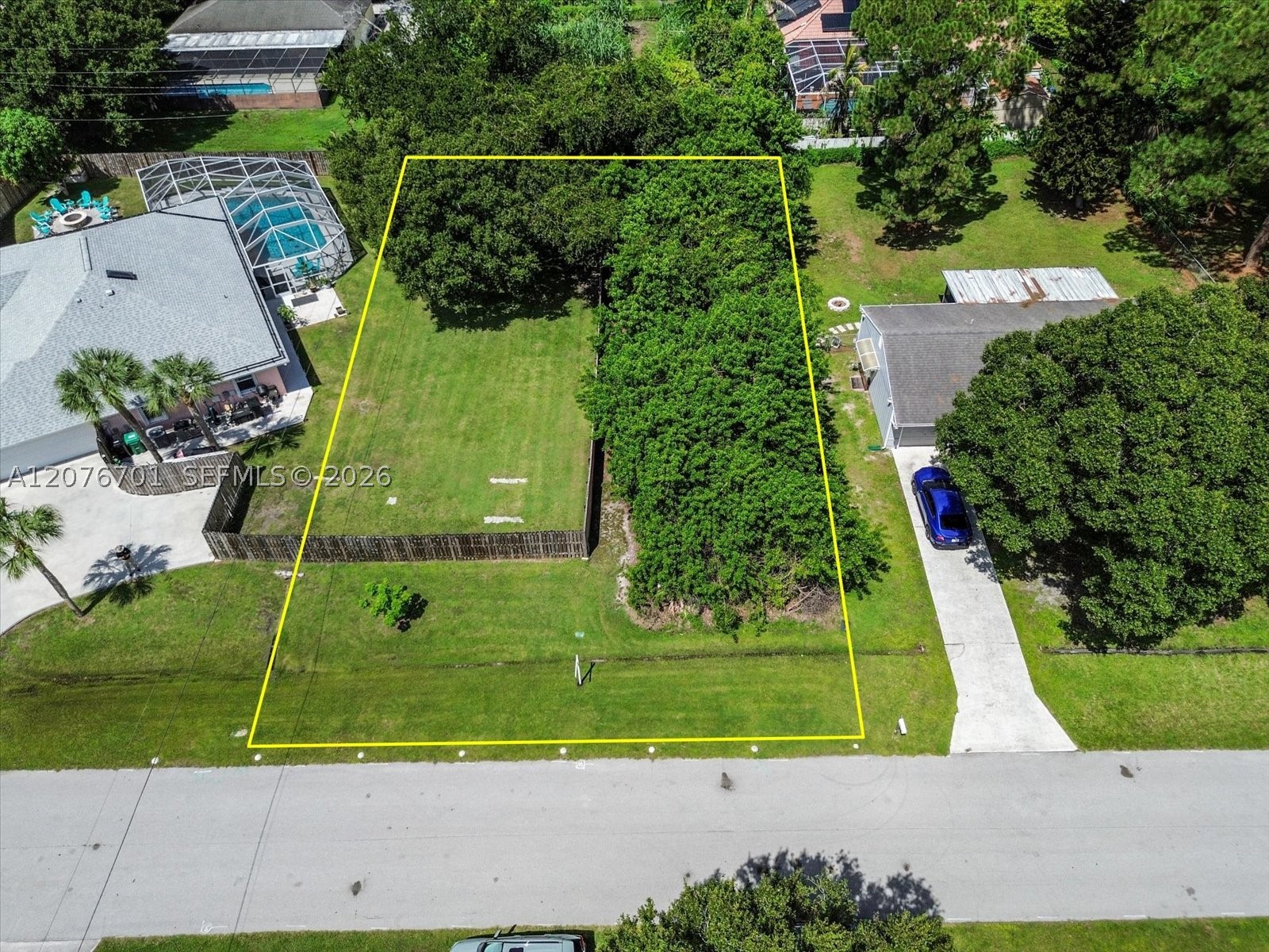 1776 Sw Day St Property Photo 1