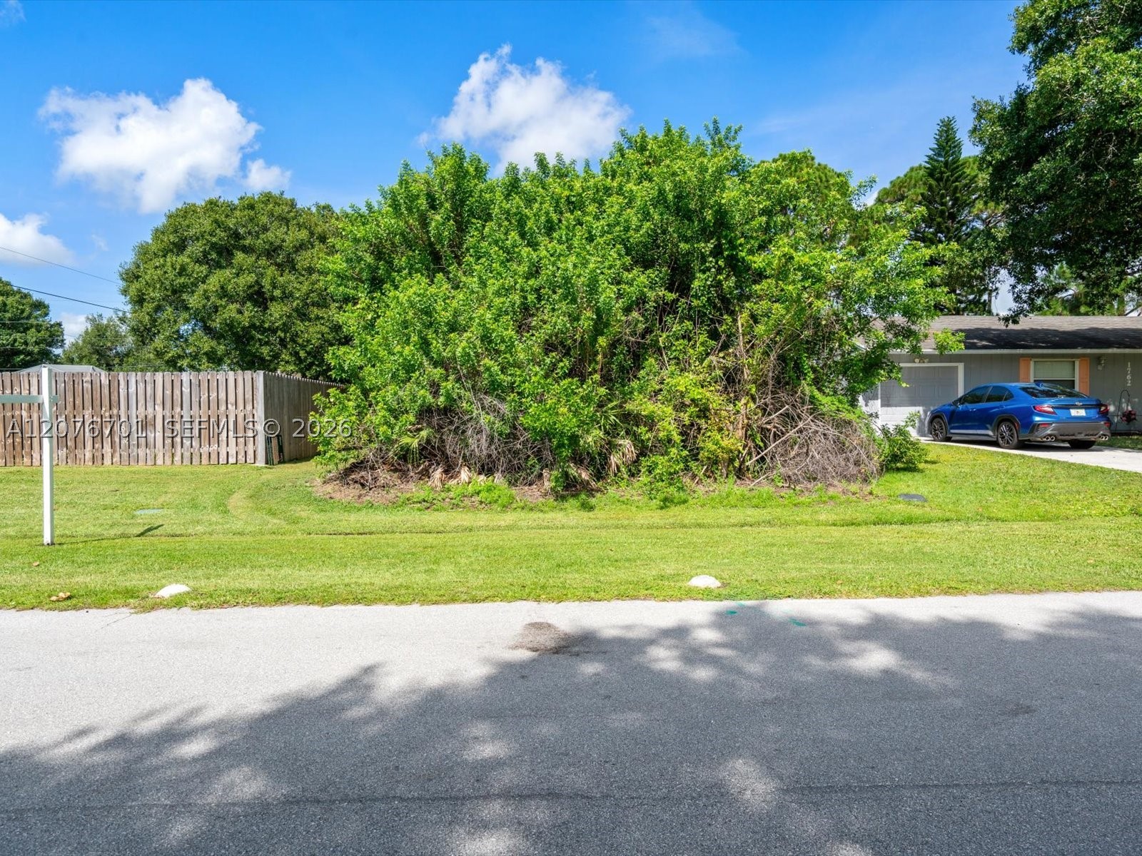 1776 Sw Day St Property Photo 2