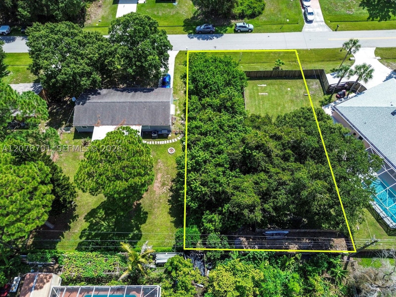 1776 Sw Day St Property Photo 6