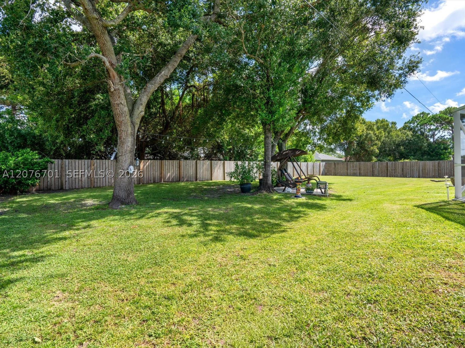 1776 Sw Day St Property Photo 7