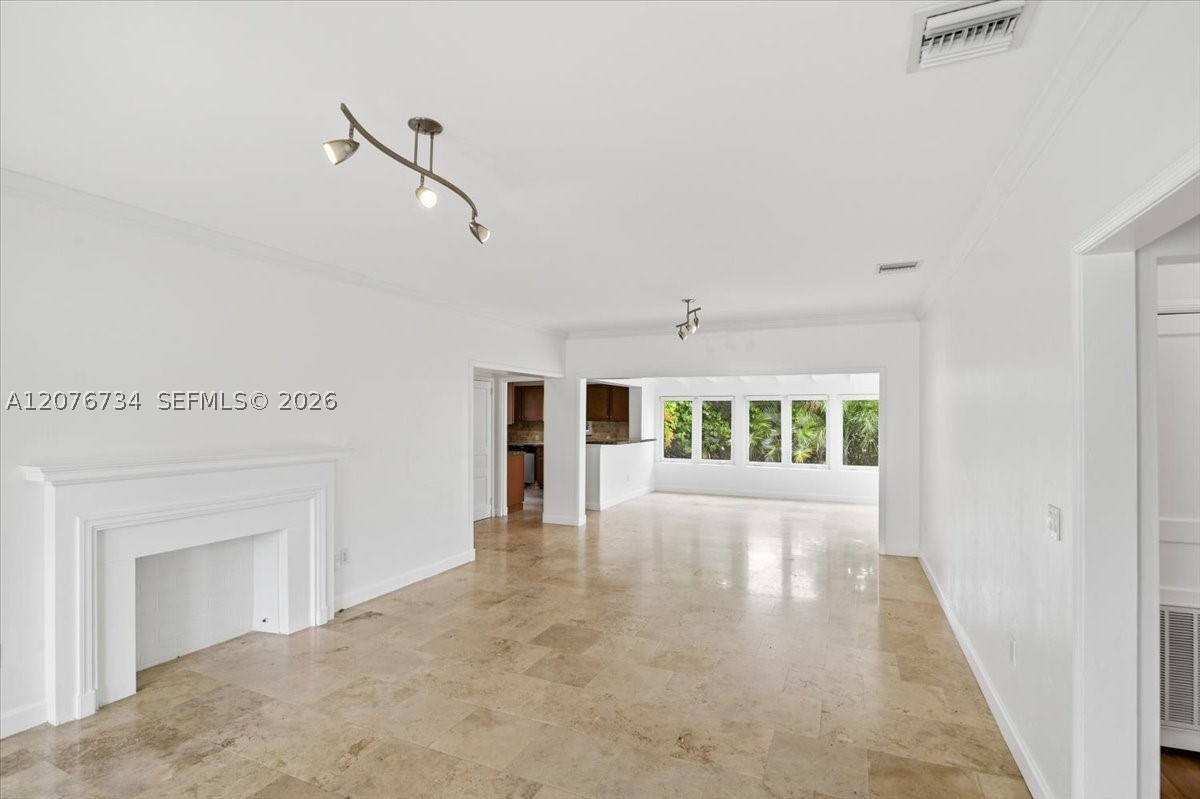 8975 Froude Ave Property Photo 3