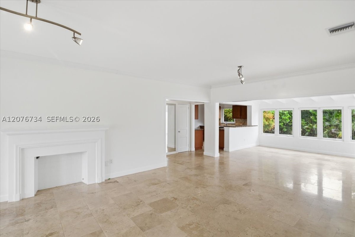 8975 Froude Ave Property Photo 10
